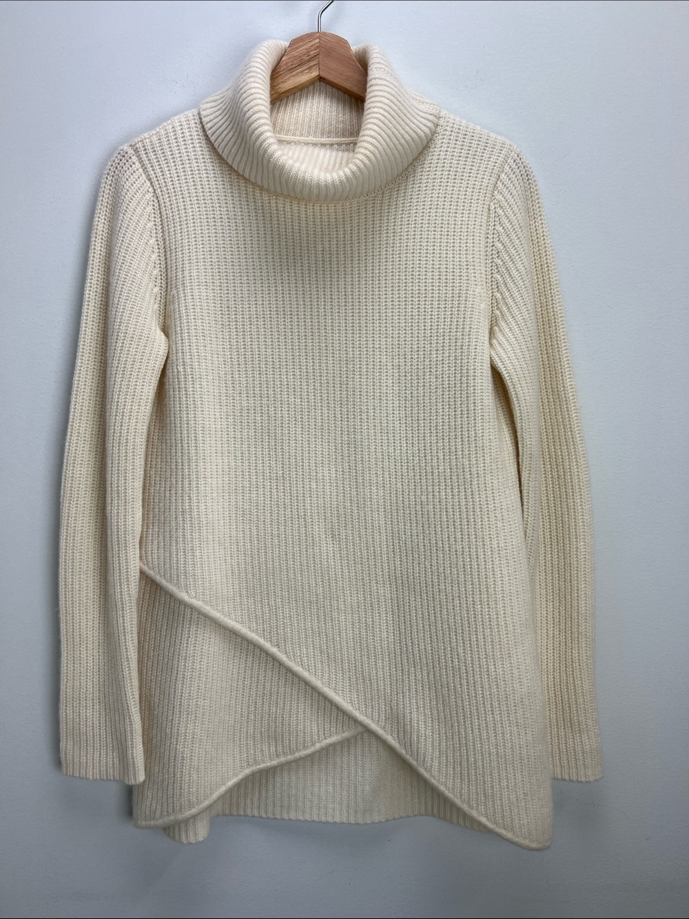 TSE Cashmere Turtleneck Sweater Cream Womens Small Longline Quiet Luxury Soft